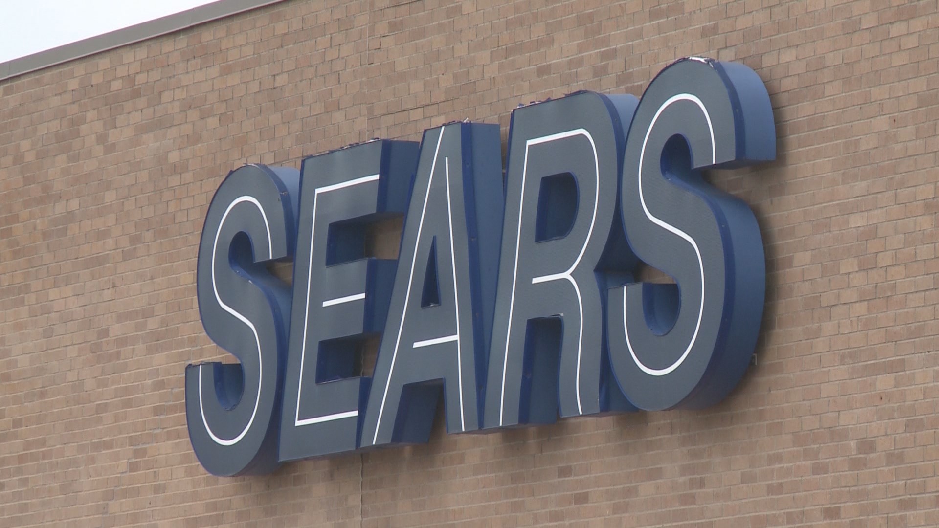 - Sears braces for bankruptcy