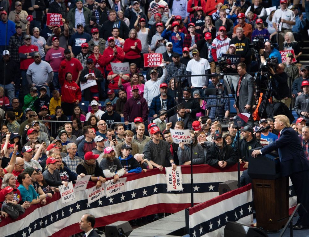 - Tech issues plunge Iowa vote into chaos