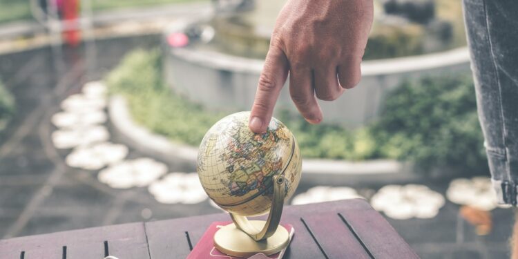 - G7 nations support deal to tax multinationals