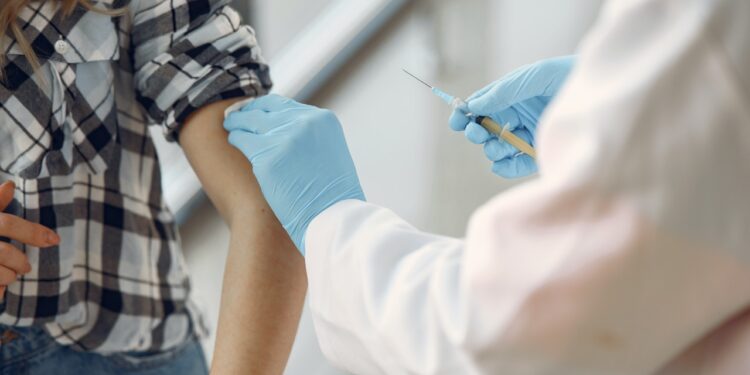 FDA warns of rare heart inflammation linked to Pfizer, Moderna vaccines - CEO North America FDA warns of rare heart inflammation linked to Pfizer, Moderna vaccines