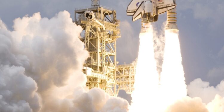 Virgin Galactic gets green light for space flights