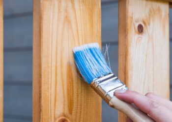 Home Depot, Lowe’s turn attention to home pros in place of DIY