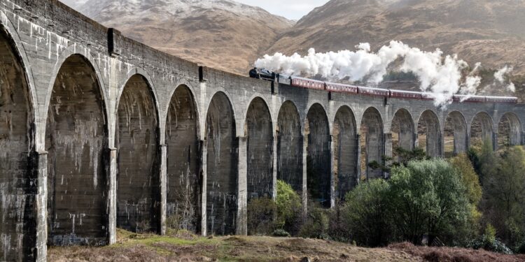 5 things to consider for travelers during the delta outbreak