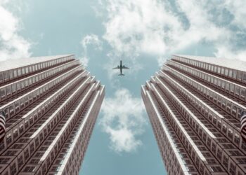 American Airlines shares rise on carrier’s better second-quarter forecast