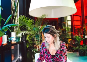 How to have tough conversations about returning to the office