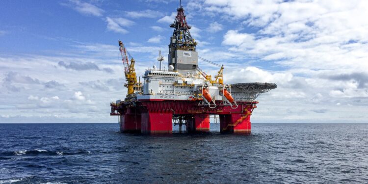 Oil rises 6%, breaking longest losing streak since 2019