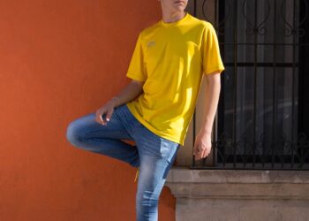 Abercrombie shares tumble amid supply chain problems, delayed back-to-school sales