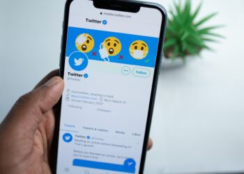 Twitter begins testing Communities feature