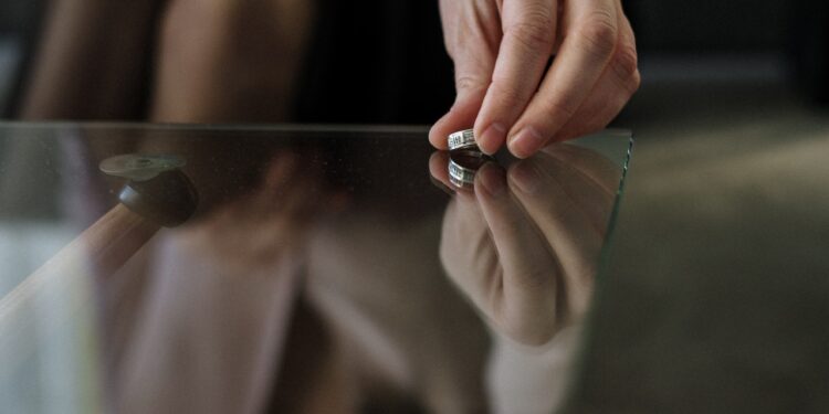 Adele says new album will explain her divorce to her son