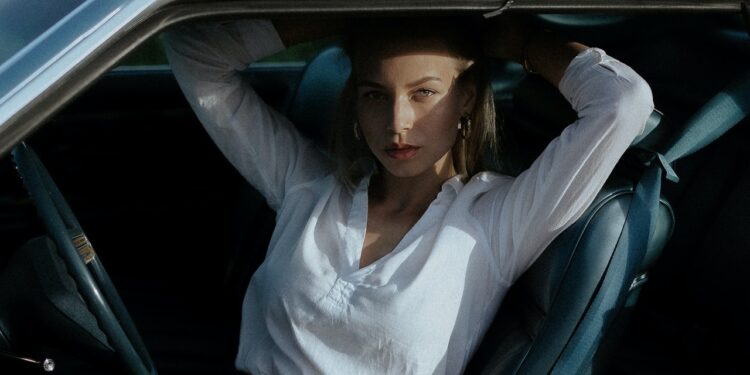 Volvo to recall nearly half a million cars after airbag fatality