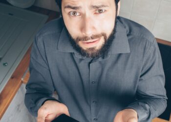 Volvo to recall nearly half a million cars after airbag fatality