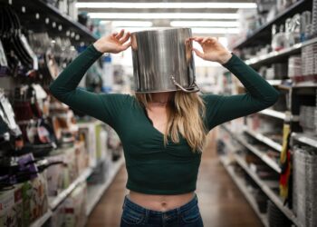 Walmart’s corporate workers will return to their offices in November