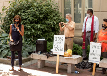 US unemployment rate in October fell to 4.6 percent, down from 4.8 percent in September.