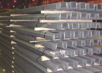 Biden questions gasoline price rises in letter to FTC