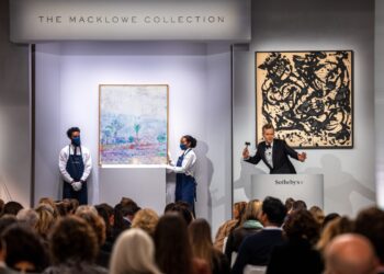 Biden questions gasoline price rises in letter to FTC