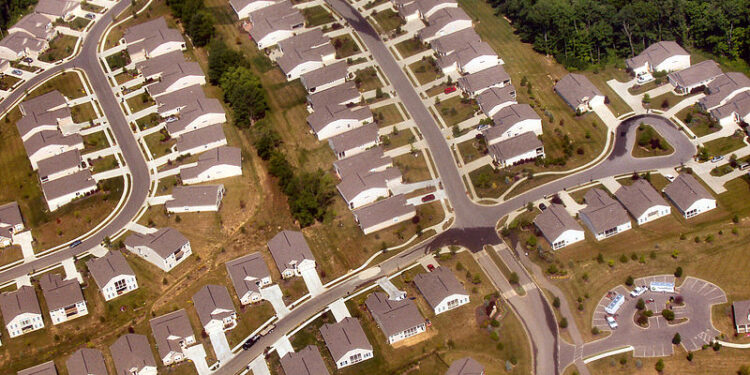 Bank Sector Continues to Consolidate: St. Louis Fed