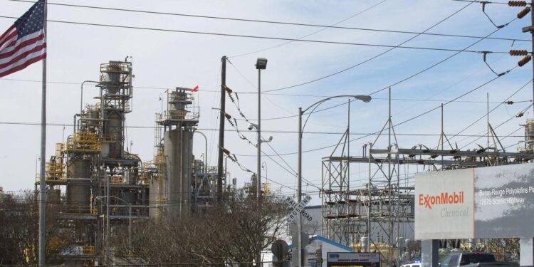Exxon Mobil Reports Rising 4Q21 profit - CEO North America Exxon Mobil Reports Rising 4Q21 profit