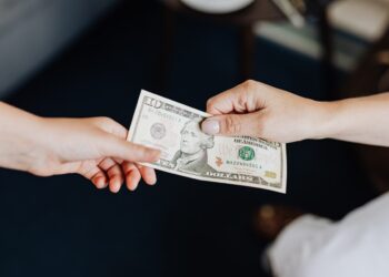 Is 25% the new 20%? How to tip in a post-pandemic world