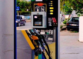 Why the price of gas continues to rise across Canada￼