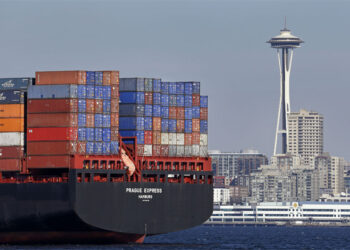 US Trade Deficit Sets Record in December