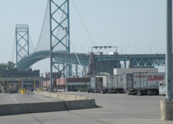 US-Canada Border Corridor Reopens