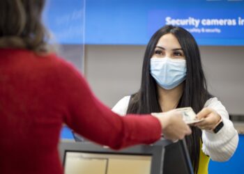 Walmart Returns to Mexico Remittance Business as Transfers Boom