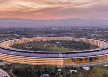 California Discusses Four-Day Work Weeks