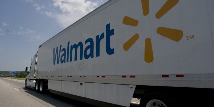 Walmart Lures Truck Drivers with $95K-$110K a Year