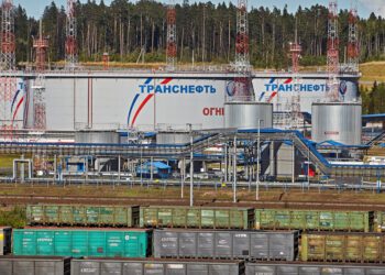 Russia’s Oil Production Plunges but Revenue Climbs