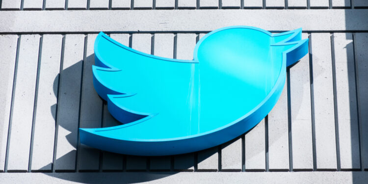 Dispute Over Twitter Fake Users Escalates