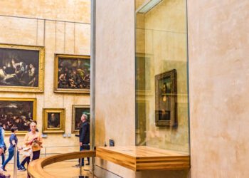 Cake Vandalism… the New Attack Against the ‘Mona Lisa’