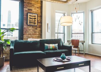 Airbnb co-founder steps down with view to exploring other projects