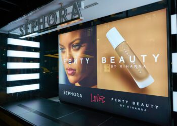 Rihanna Becomes Youngest Self-Made Billionaire Woman in the U.S.