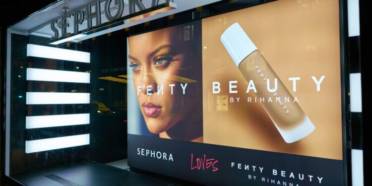 Rihanna Becomes Youngest Self-Made Billionaire Woman in the U.S.