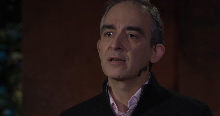 Why people and AI make good business partners / TED