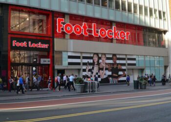 Foot Locker names Mary Dillon as next CEO, Dick Johnson to retire