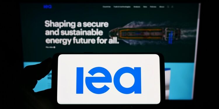 IEA says EV sales will hit all-time high in 2022