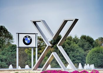 BMW Plans to Invest $1.7 billion to Build Electric Vehicles in U.S.