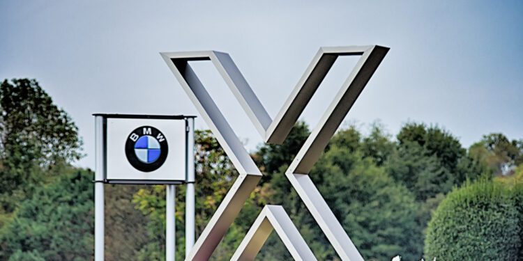 BMW Plans to Invest $1.7 billion to Build Electric Vehicles in U.S.