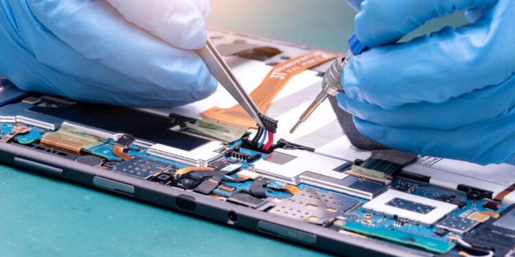 Engineers Solve a Mystery on the Path to Smaller, Lighter Batteries