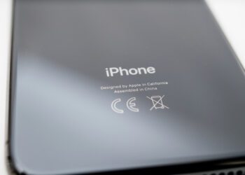 Foxconn Offers $1,400 to Workers to Leave the World’s Largest iPhone Factory