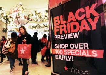 Black Friday Shoppers Disappoint as Retailers Pressure Grows