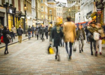 Mastercard data shows U.S. retail sales up 7.6% this holiday season