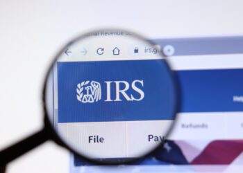 IRS delays rule change for payments on apps including Venmo, Etsy, and Airbnb