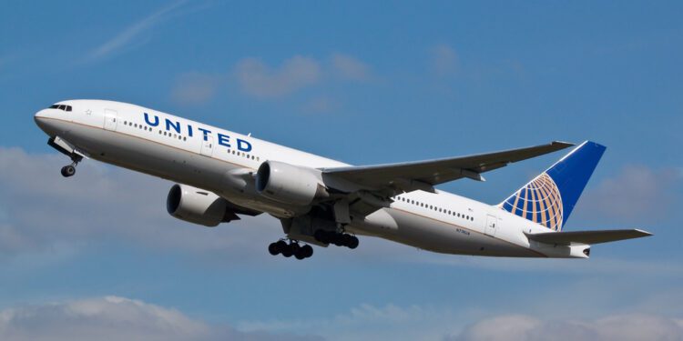 US carriers expect strong profits amid resilient travel demand - CEO North America United Airlines makes big Boeing order, includes 100 Dreamliners