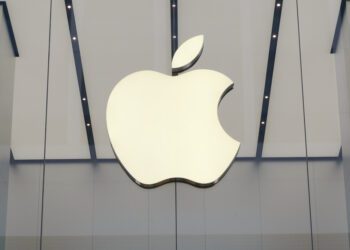 Apple makes it easier to keep your data secret from hackers, cops, and even Apple