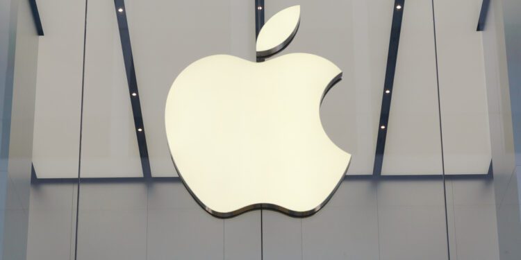 Apple makes it easier to keep your data secret from hackers, cops, and even Apple