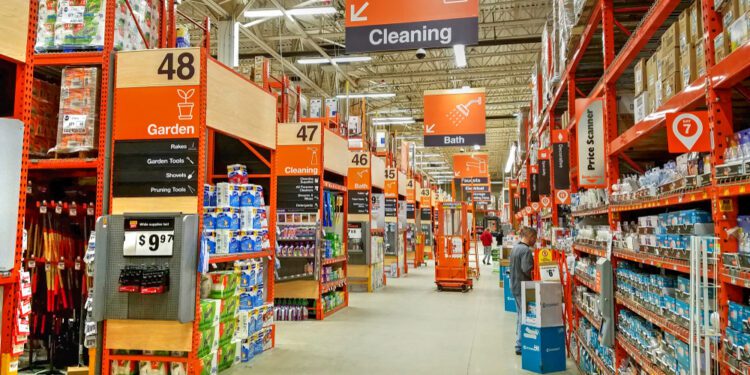 Home Depot to change pay policy for hourly employees