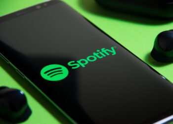 Spotify to cut 6% of workforce