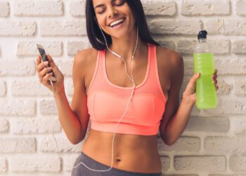 Drink water, live longer? Study finds link between hydration and aging